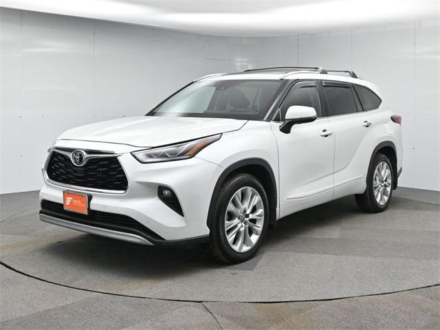 used 2022 Toyota Highlander car, priced at $29,844