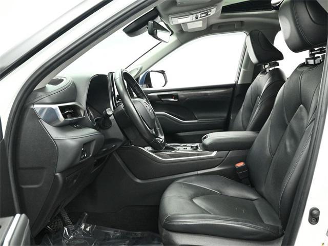 used 2022 Toyota Highlander car, priced at $29,844