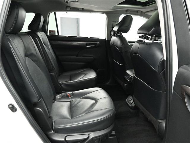 used 2022 Toyota Highlander car, priced at $29,844