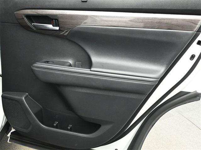 used 2022 Toyota Highlander car, priced at $29,844