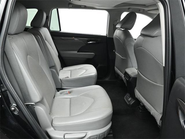 used 2022 Toyota Highlander car, priced at $31,476