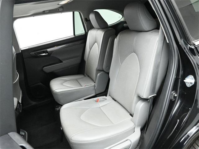 used 2022 Toyota Highlander car, priced at $31,476