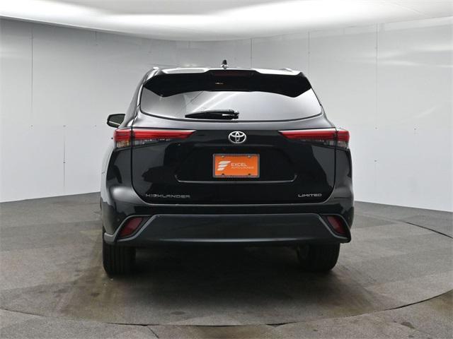 used 2022 Toyota Highlander car, priced at $31,476