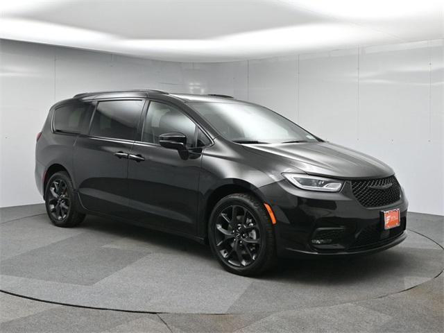 used 2021 Chrysler Pacifica car, priced at $22,857