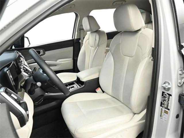 used 2023 Kia Sorento car, priced at $27,580