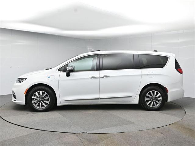 used 2023 Chrysler Pacifica Hybrid car, priced at $25,510