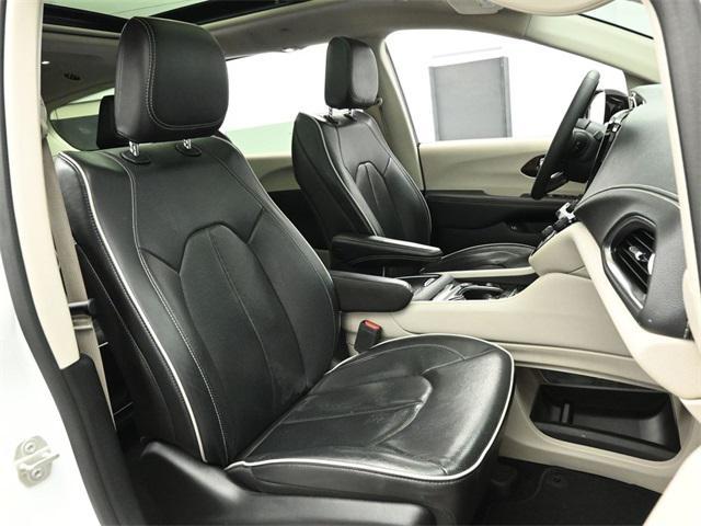 used 2023 Chrysler Pacifica Hybrid car, priced at $25,510
