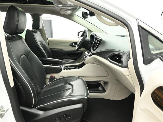 used 2023 Chrysler Pacifica Hybrid car, priced at $25,510