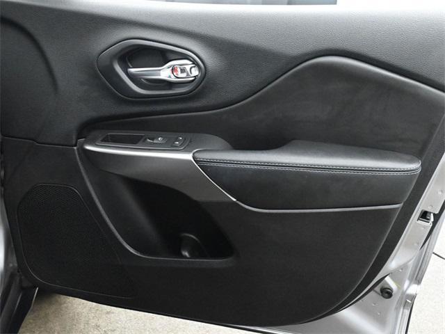 used 2020 Jeep Cherokee car, priced at $17,149