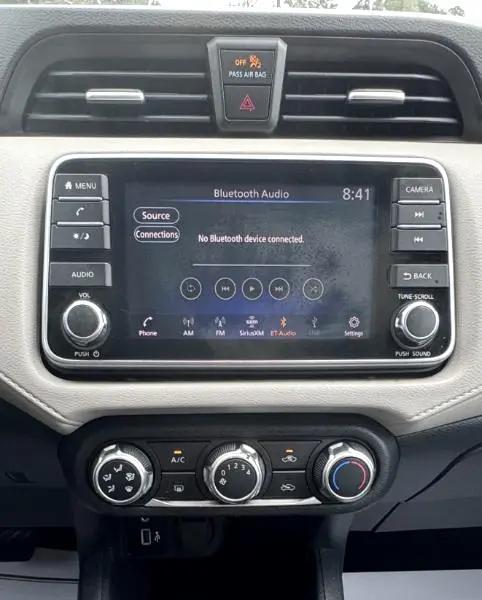 used 2021 Nissan Versa car
