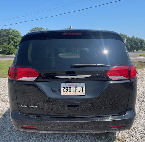 used 2022 Chrysler Voyager car