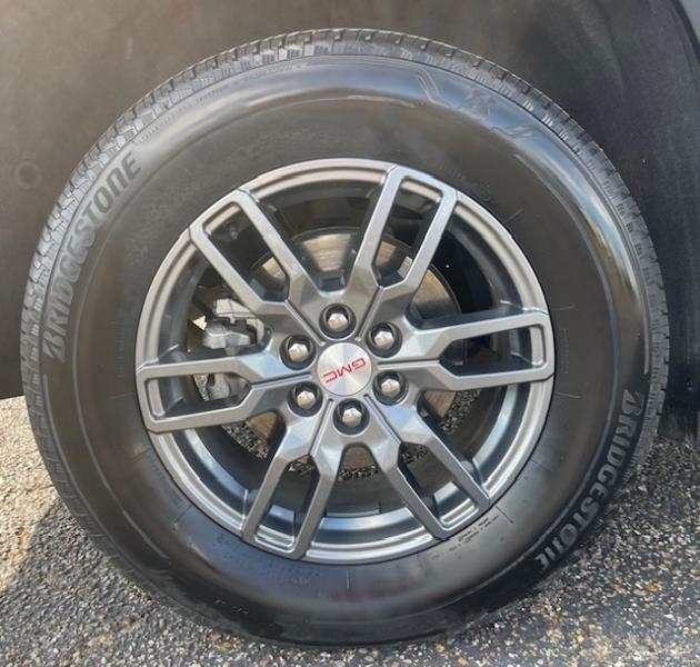 used 2025 GMC Acadia car, priced at $38,890