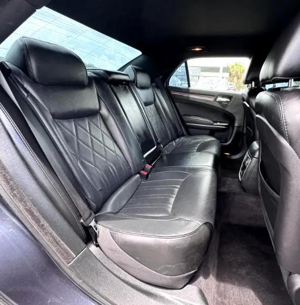 used 2018 Chrysler 300 car