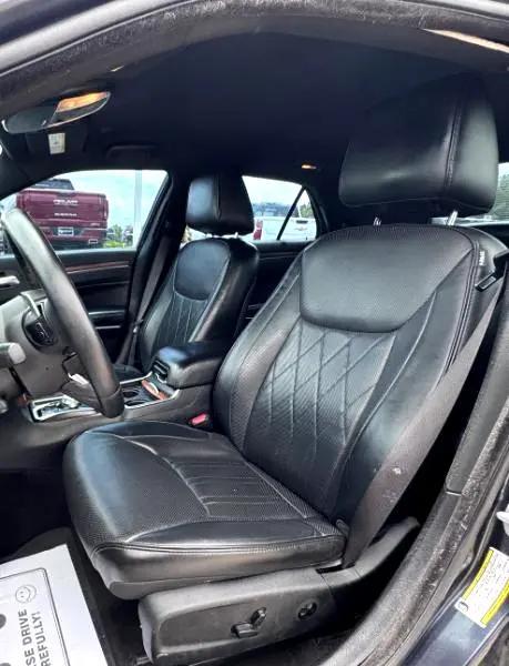 used 2018 Chrysler 300 car