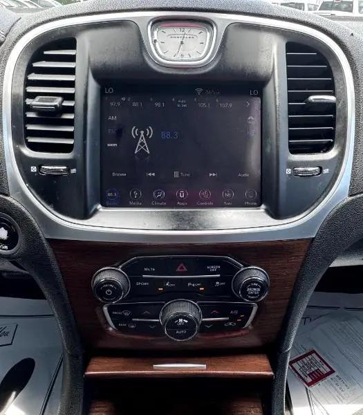 used 2018 Chrysler 300 car