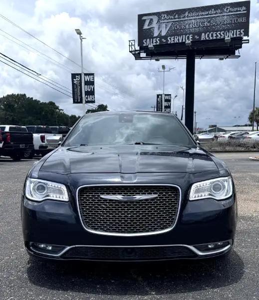 used 2018 Chrysler 300 car