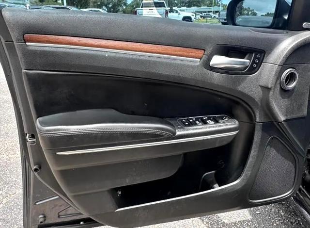 used 2018 Chrysler 300 car