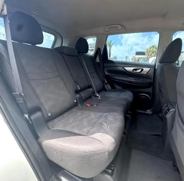 used 2016 Nissan Rogue car