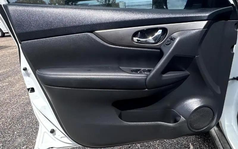 used 2016 Nissan Rogue car