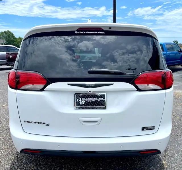 used 2018 Chrysler Pacifica car
