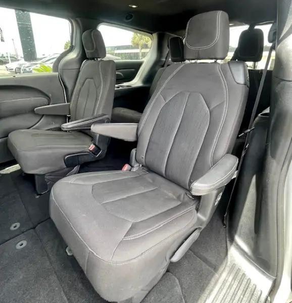 used 2018 Chrysler Pacifica car