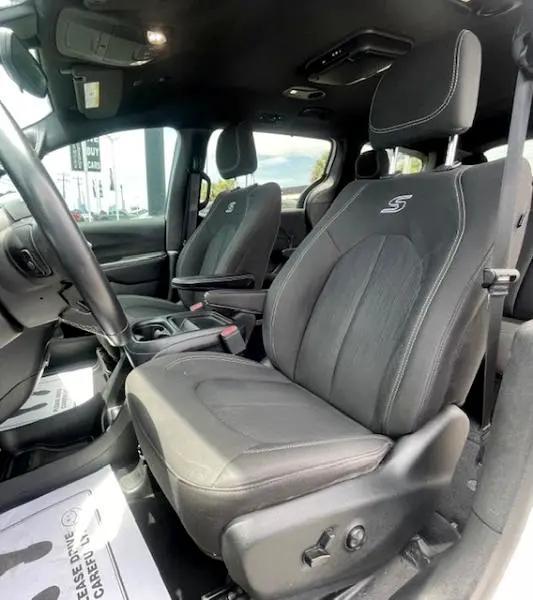 used 2018 Chrysler Pacifica car