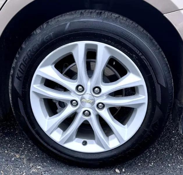 used 2018 Chevrolet Malibu car, priced at $15,990