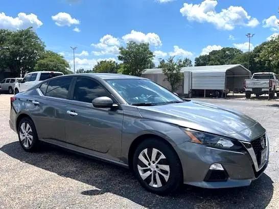 used 2022 Nissan Altima car, priced at $19,999