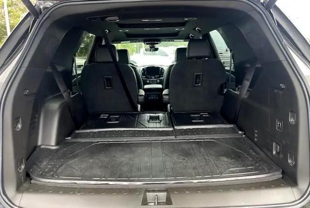 used 2023 Chevrolet Traverse car