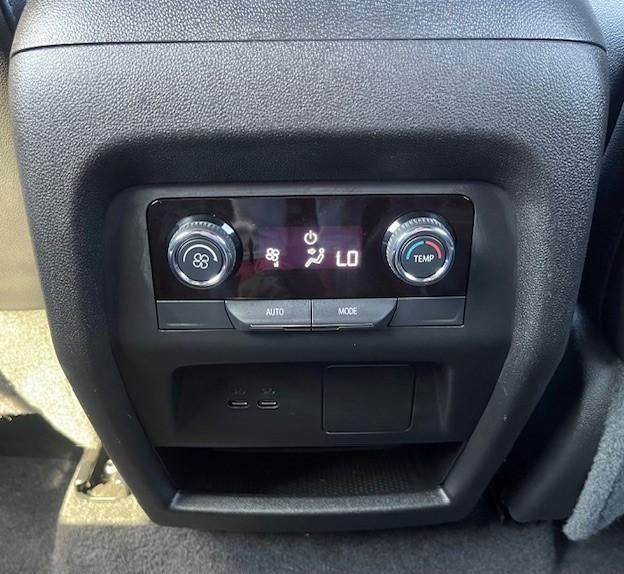 used 2025 Chevrolet Traverse car, priced at $36,999