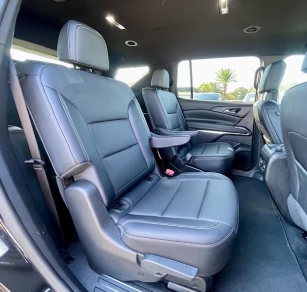 used 2025 Chevrolet Traverse car, priced at $36,999