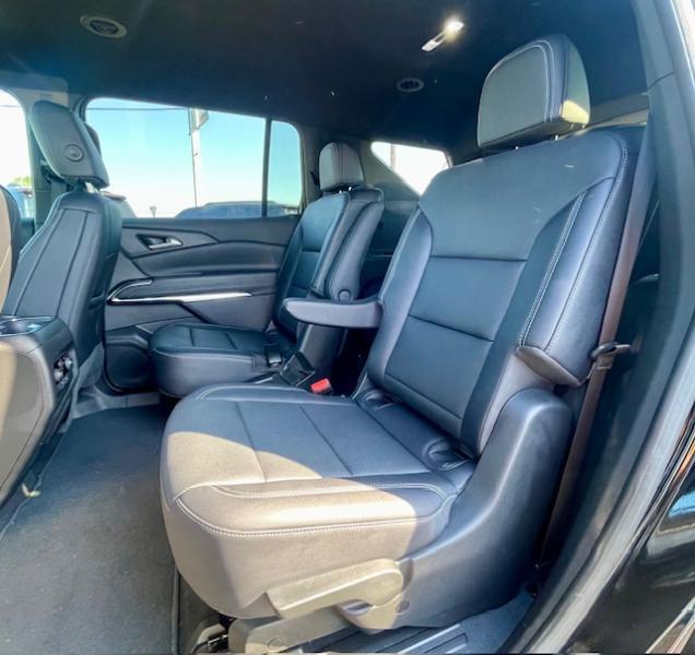 used 2025 Chevrolet Traverse car, priced at $36,999