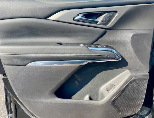 used 2025 Chevrolet Traverse car, priced at $36,999