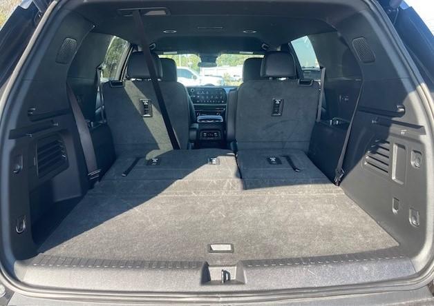 used 2025 Chevrolet Traverse car, priced at $36,999