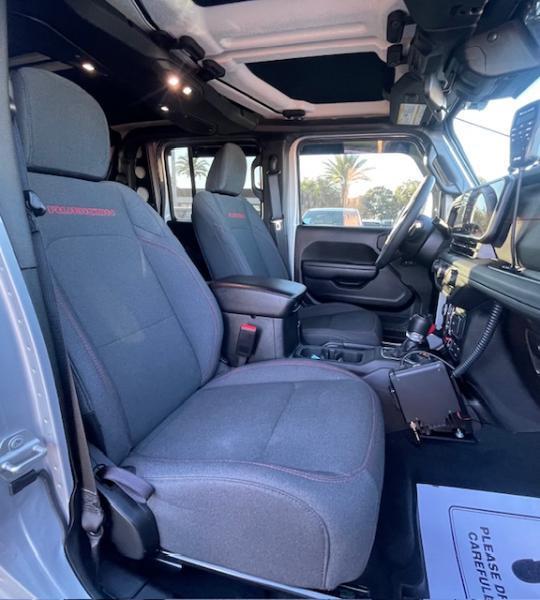 used 2024 Jeep Gladiator car