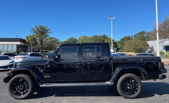 used 2023 Jeep Gladiator car