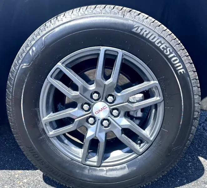 used 2025 GMC Acadia car, priced at $38,690