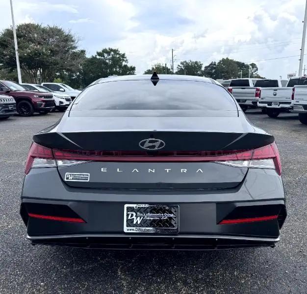 used 2025 Hyundai Elantra car
