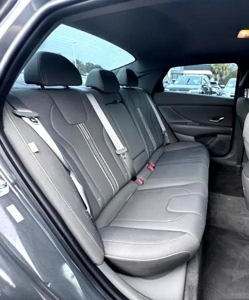 used 2025 Hyundai Elantra car