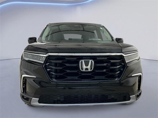 new 2025 Honda Pilot car, priced at $46,995