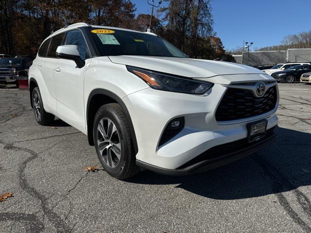 used 2022 Toyota Highlander car, priced at $38,498