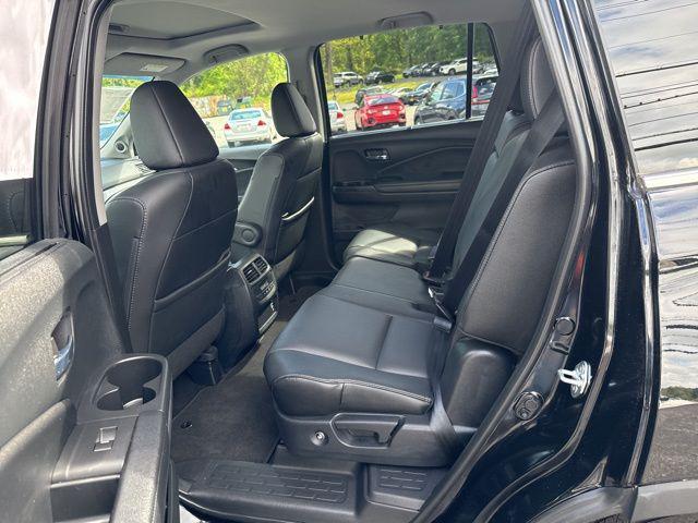 used 2022 Honda Pilot car, priced at $33,998