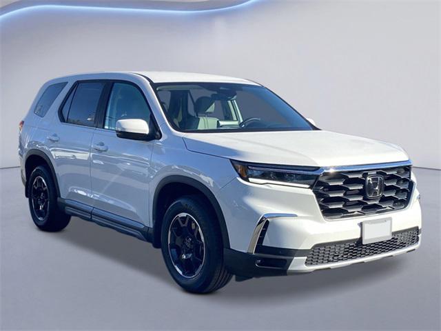 new 2025 Honda Pilot car, priced at $49,650