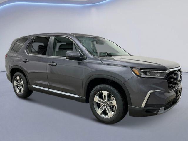 new 2025 Honda Pilot car, priced at $47,095