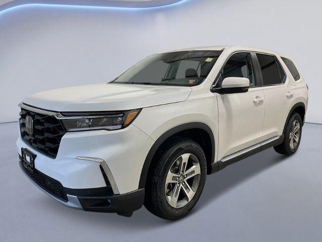 new 2025 Honda Pilot car, priced at $47,550