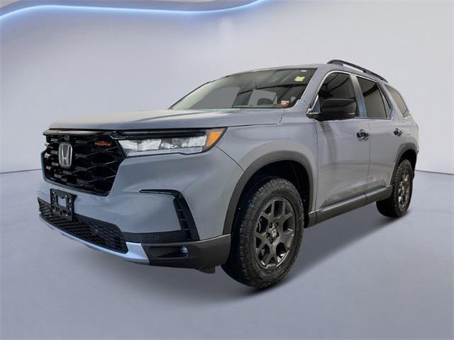 new 2025 Honda Pilot car, priced at $51,305