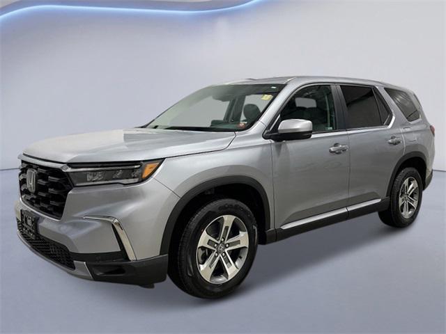 new 2025 Honda Pilot car, priced at $47,050
