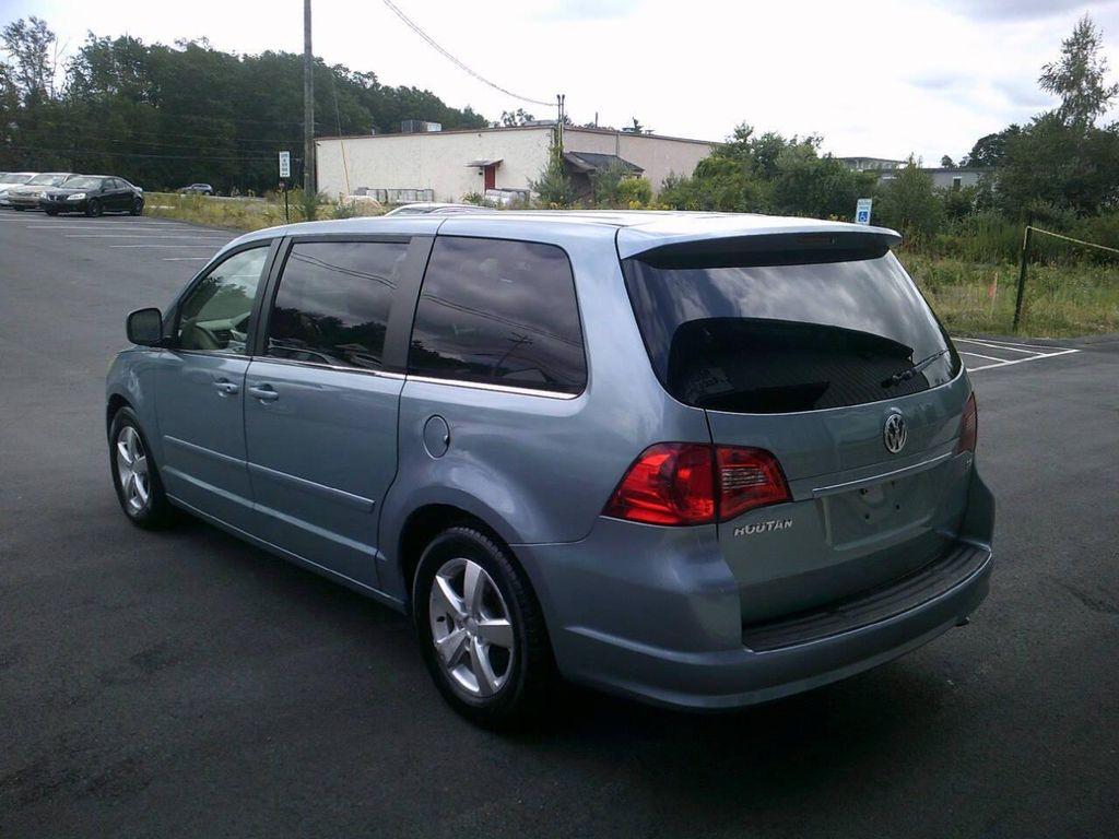 used 2009 Volkswagen Routan car, priced at $5,995