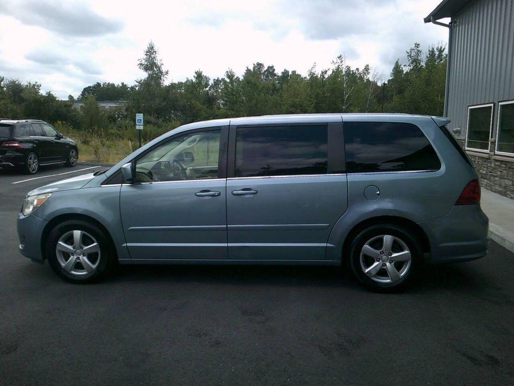 used 2009 Volkswagen Routan car, priced at $5,995