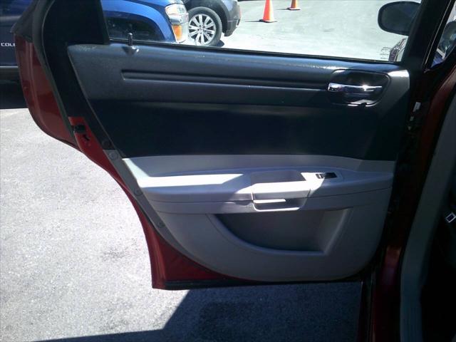 used 2007 Chrysler 300 car, priced at $5,495